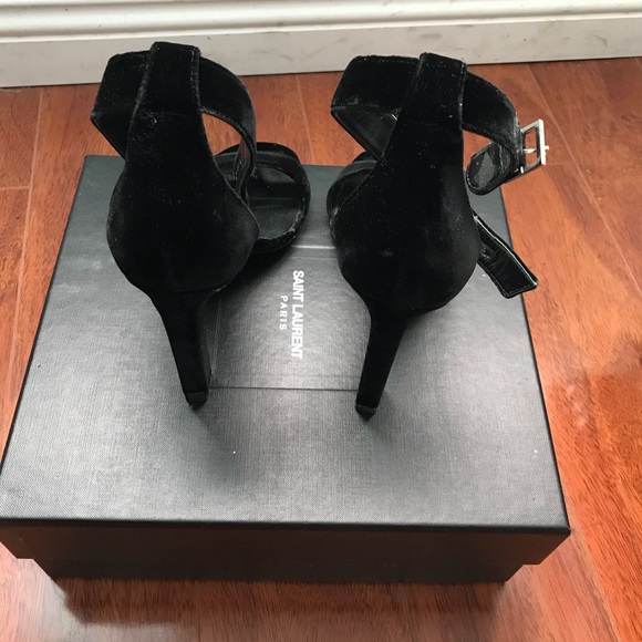 Saint Laurent Velvet Grace ankle strap sandals - Picture 3 of 5
